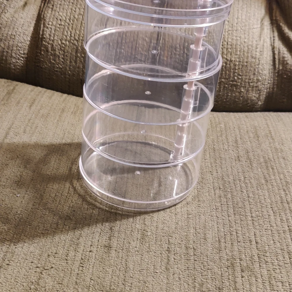 make and jewelry holder new‎